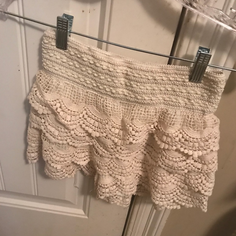 super cute crochet shorts
